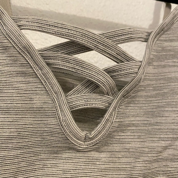 No Bounderies Light gray Sports bra cross back Medium - Picture 2 of 7